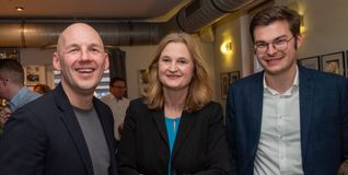 Bundestagsabgeordneter Marc Biadacz, Regina Dvořák-Vučetić und Leon Kolb (von links) auf der CDU-Wahlparty im Restaurant Seegärtle in Böblingen.